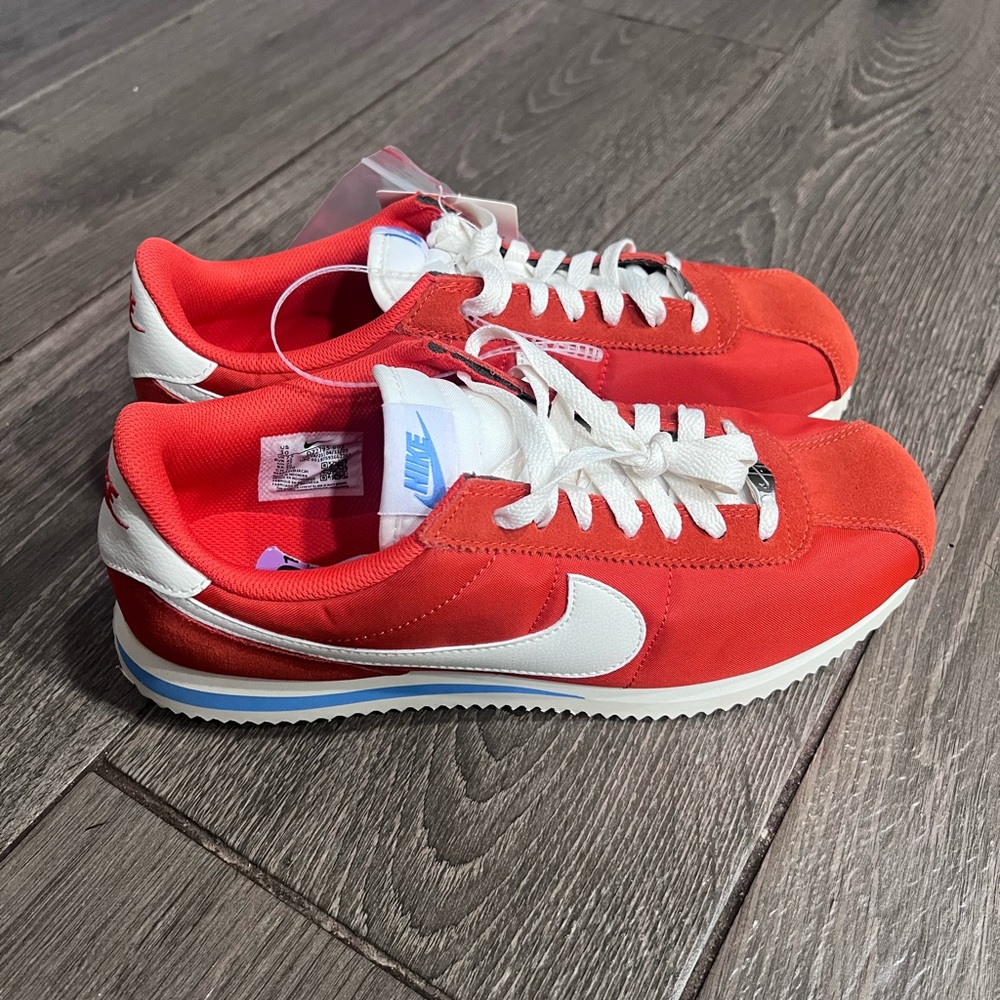 Nike Red and White Low-Top Running Sneakers - Picture 2 of 5